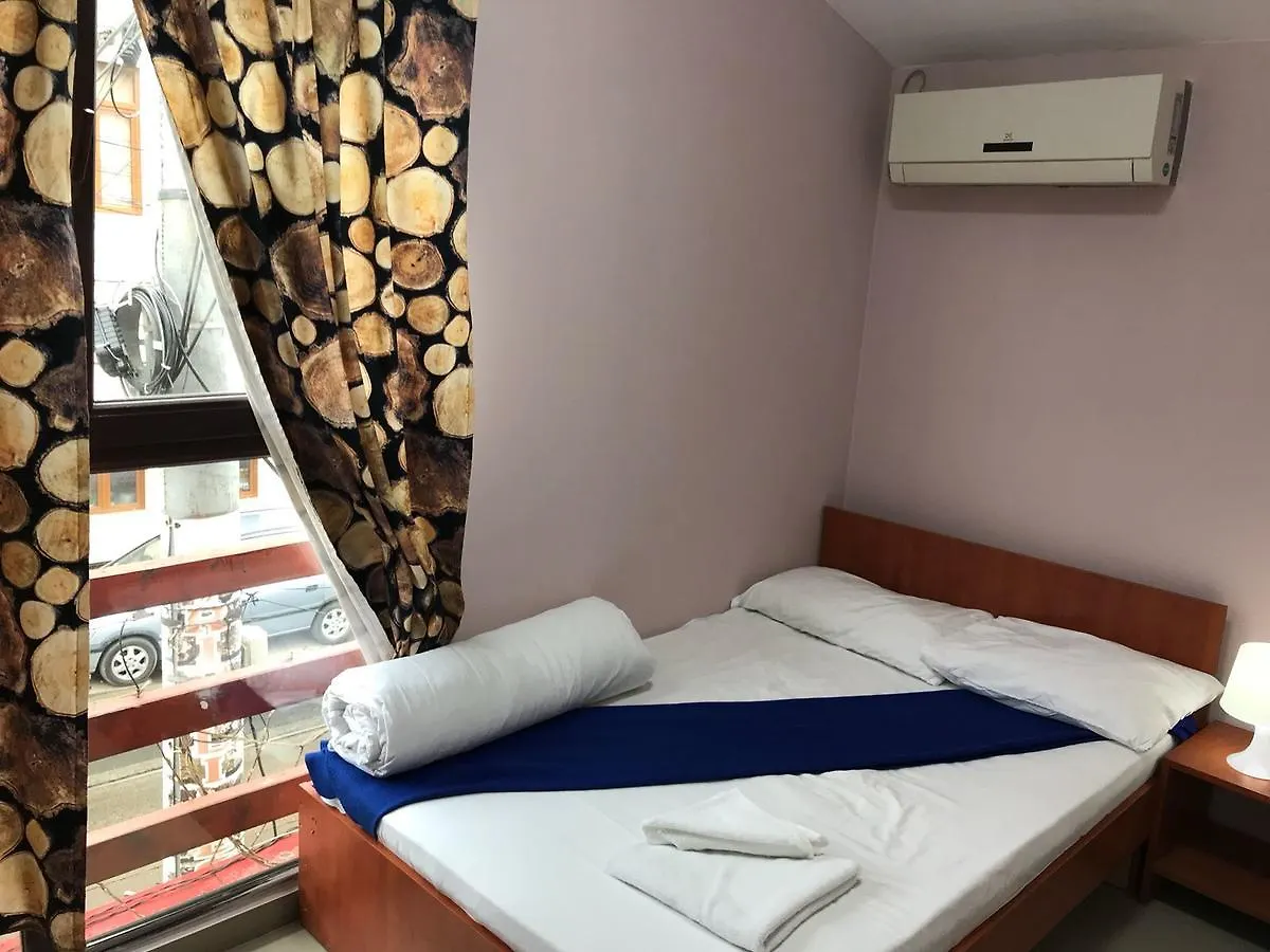 Hostel Tripoli Palace Бухарест