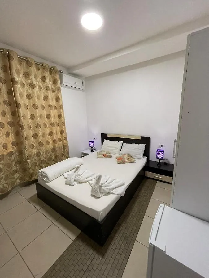 בוקרשט Hostel Tripoli Palace