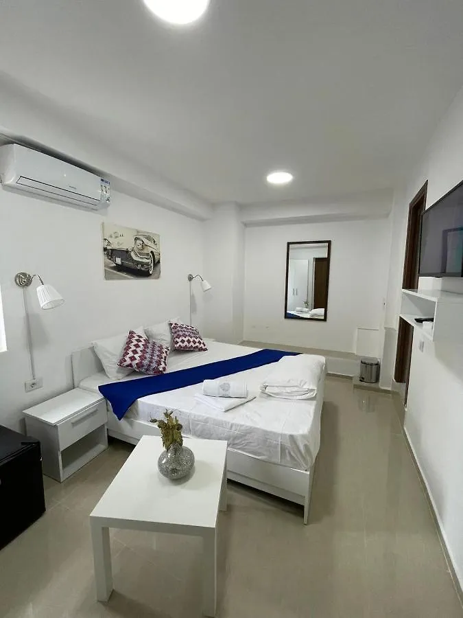 בוקרשט Hostel Tripoli Palace