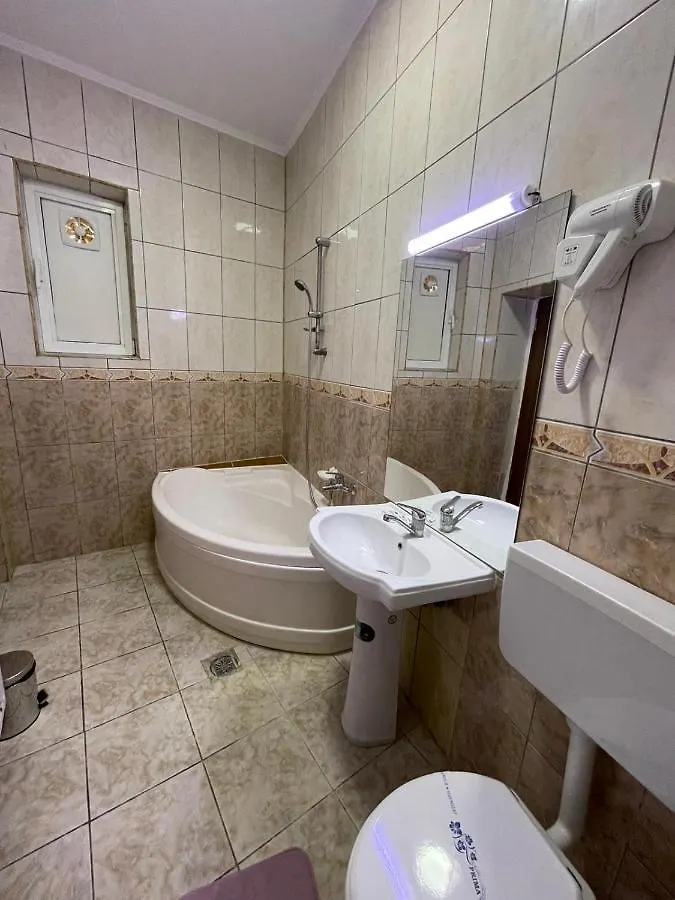 Hostel Tripoli Palace Bucareste 0*,  Roménia