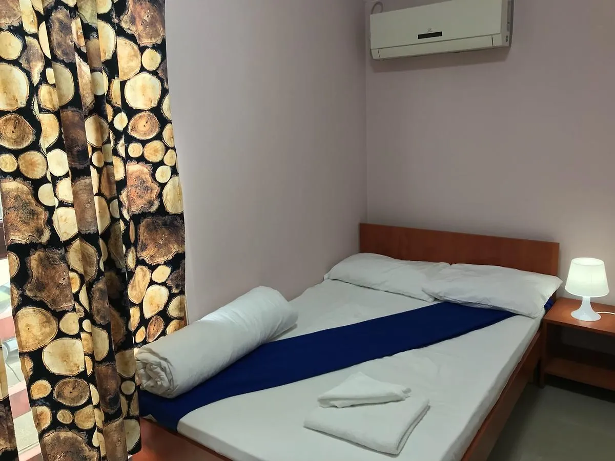 בוקרשט Hostel Tripoli Palace