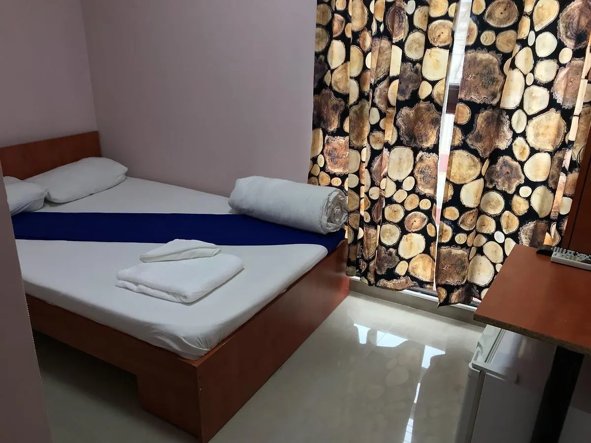 בוקרשט Hostel Tripoli Palace