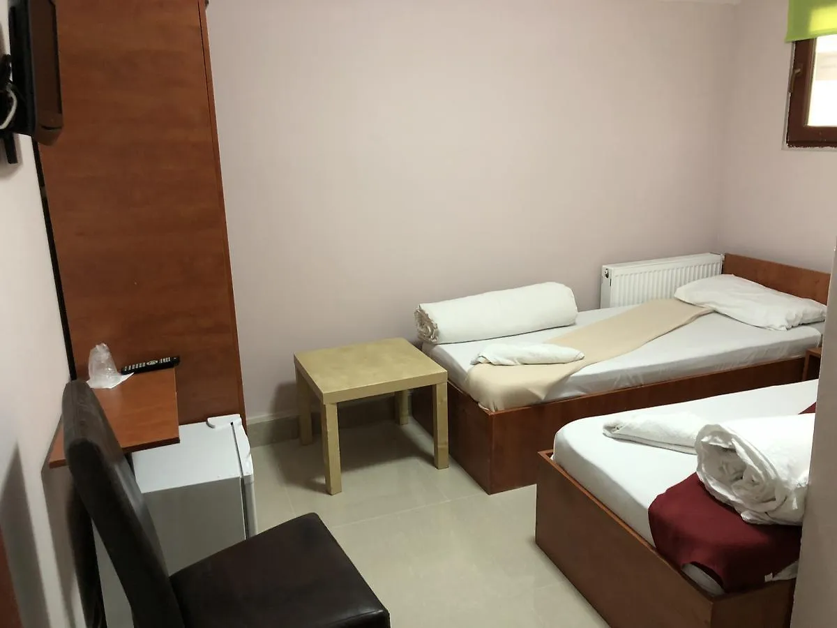 בוקרשט Hostel Tripoli Palace 2*,  רומניה